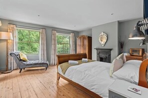 4 bedrooms, iron/ironing board, travel crib, WiFi