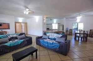 Smart-TV, Tischtennisplatte