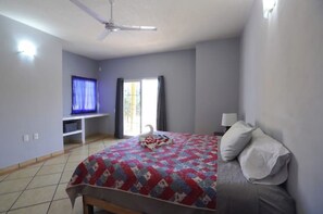 2 Schlafzimmer, Zimmersafe, Bügeleisen/Bügelbrett, Reisekinderbett