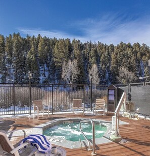 Outdoor spa tub - WorldMark Red River - 2 Bedroom Queen (Red River)