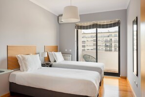 2 chambres, fer et planche à repasser, accès Internet, draps fournis