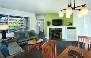 TV, fireplace - Worldmark Arrow Point - 3 Bedroom (Harrison)