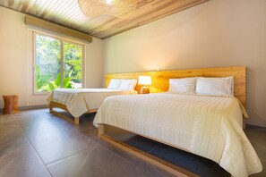 House | 3 bedrooms - Waves as Your Companion Beachfront Elegance (Bahía Ballena)