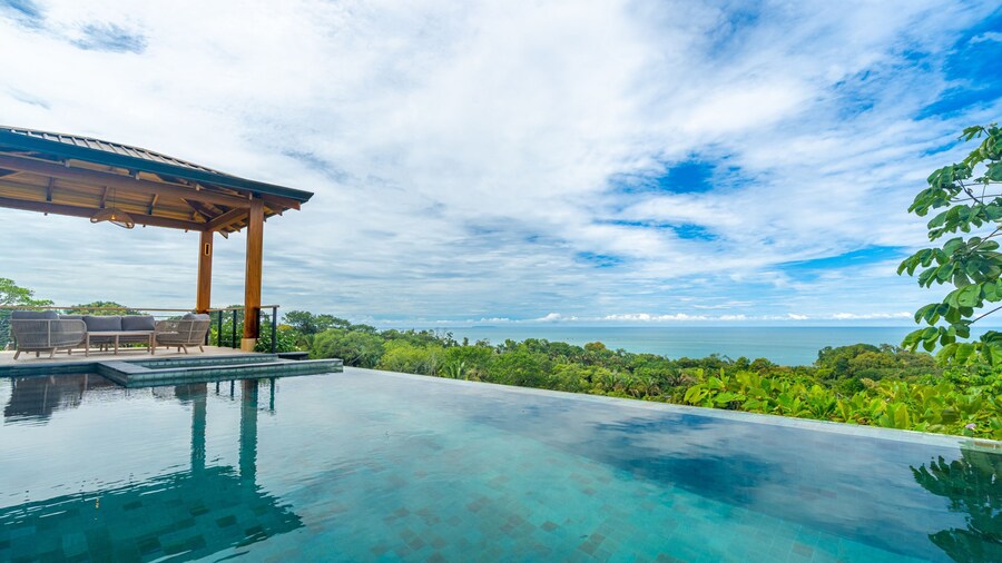 Private Eco-luxury Villa Jacuzzi Oceanview Pool