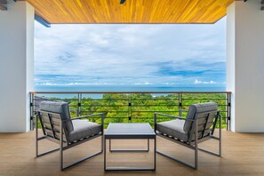 4 bedrooms - Private Eco-luxury Villa Jacuzzi Oceanview Pool (Bahía Ballena)