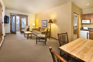 TV, fireplace, DVD player, stereo
