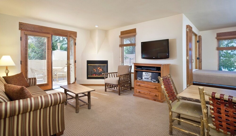 Taos | Couples Alpine Retreat | Pool + Hot Tub - Taos, NM