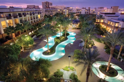 Las Vegas | Friends Vegas Escape | Pool + Hot Tub | 3BR Sleeps 8