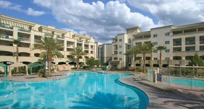 Las Vegas | Friends Vegas Escape | Pool + Hot Tub | 3BR Sleeps 8