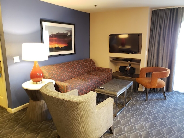 Las Vegas | Romantic Vegas Retreat | Pool + Strip - Henderson, NV
