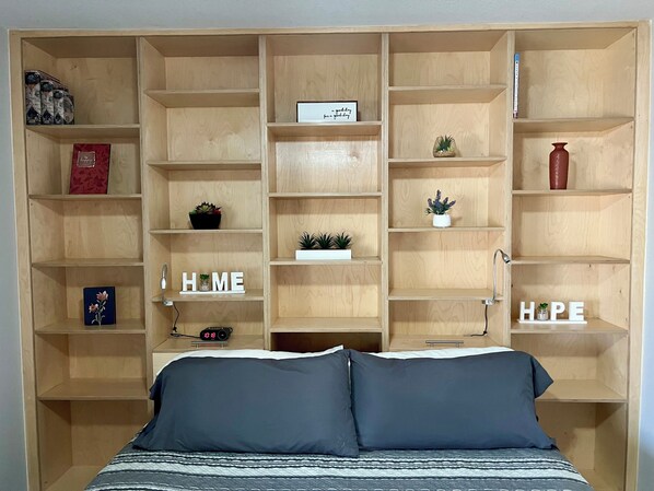 3 bedrooms, WiFi, bed sheets - Eastside Tucson Gem (Tucson)