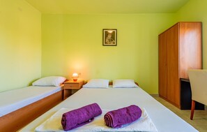 1 bedroom, free WiFi, bed sheets