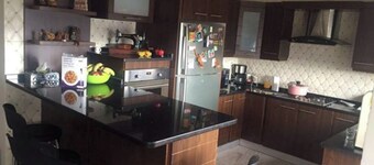 Terrific 3-bedroom house in Weibdeh with stunning views