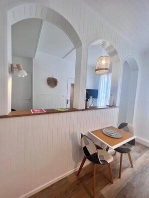 Dining - Casa Cloutiers #2 - Studio - Hyper Centre Brive (Brive-la-Gaillarde)