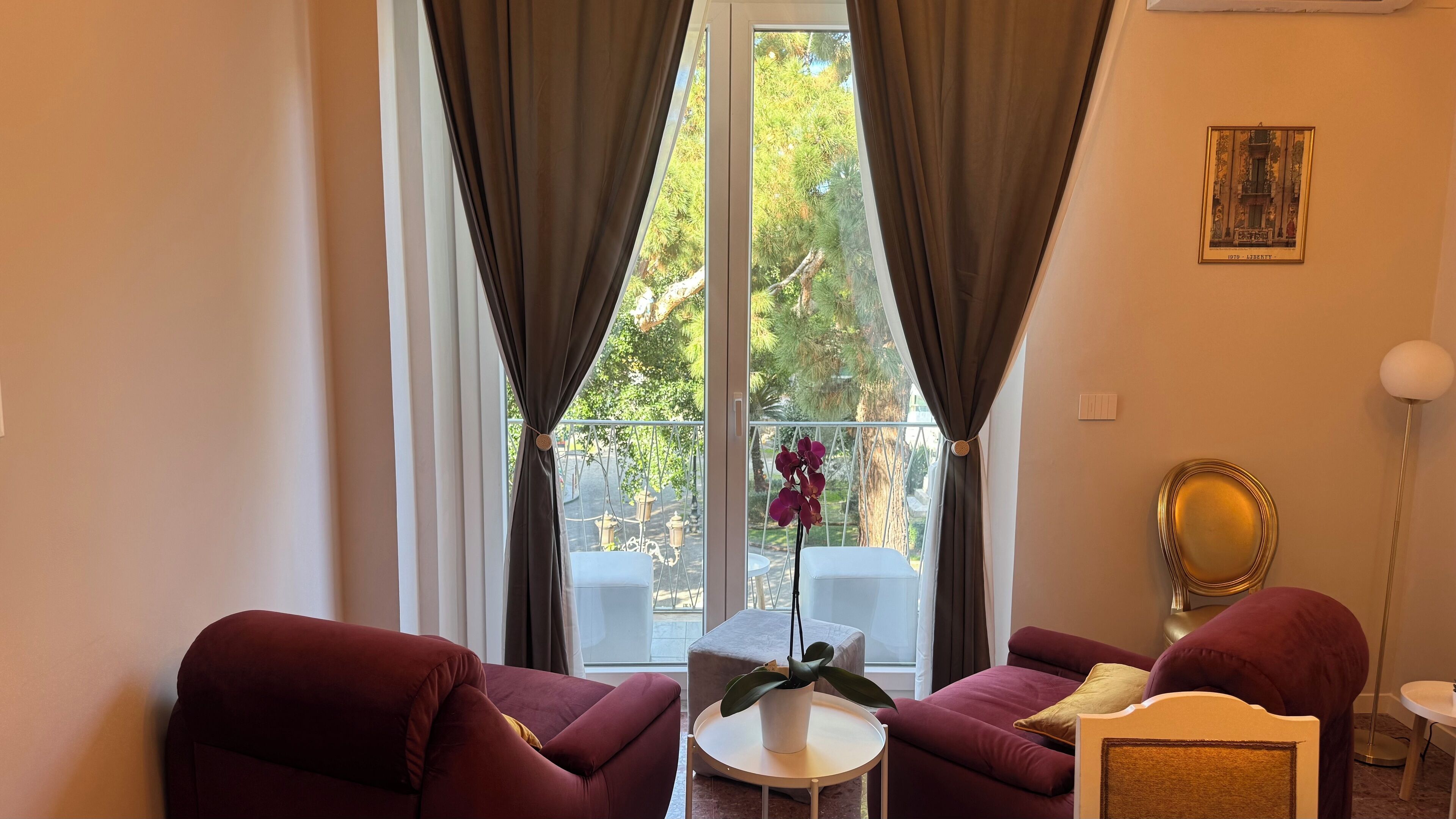 Luxury Double or Twin Room, 1 Bedroom, City View, Garden Area | Living area | 43-inch Smart TV with cable channels, pay films