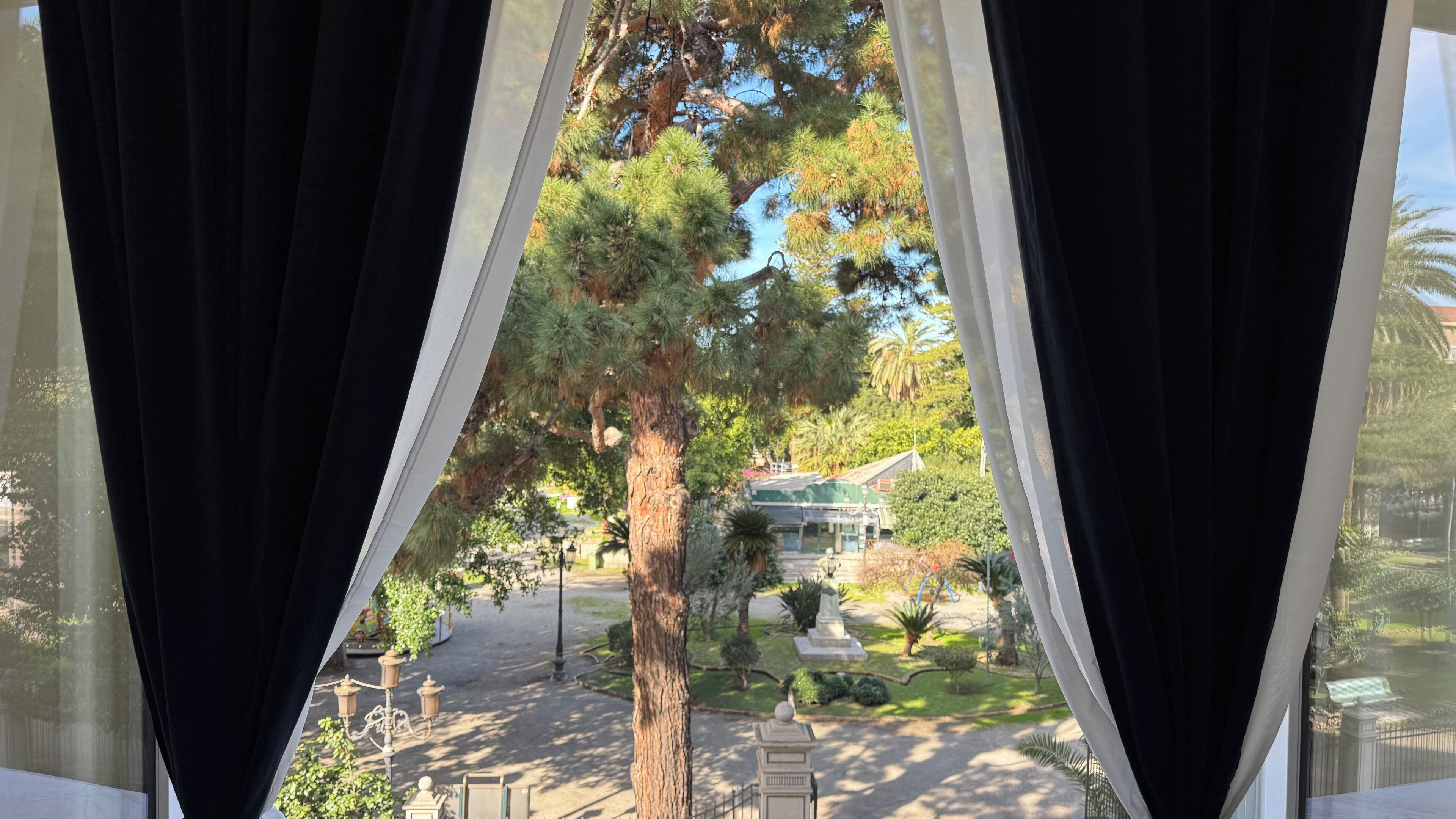 Luxury-Doppel- oder -Zweibettzimmer, 1 Schlafzimmer, Stadtblick, zum Garten hin