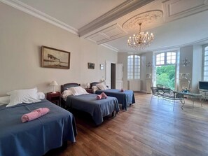 5 bedrooms, iron/ironing board, travel crib, WiFi