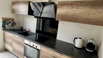 Réfrigérateur, micro-ondes, four, lave-vaisselle