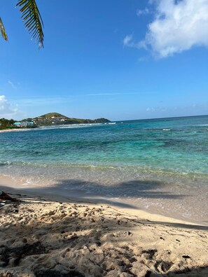 Beach nearby, sun loungers, beach towels