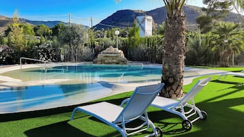 2 piscinas al aire libre