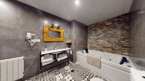 Deluxe Double Room, Valley View | Bathroom | Shower, bathrobes, towels, soap