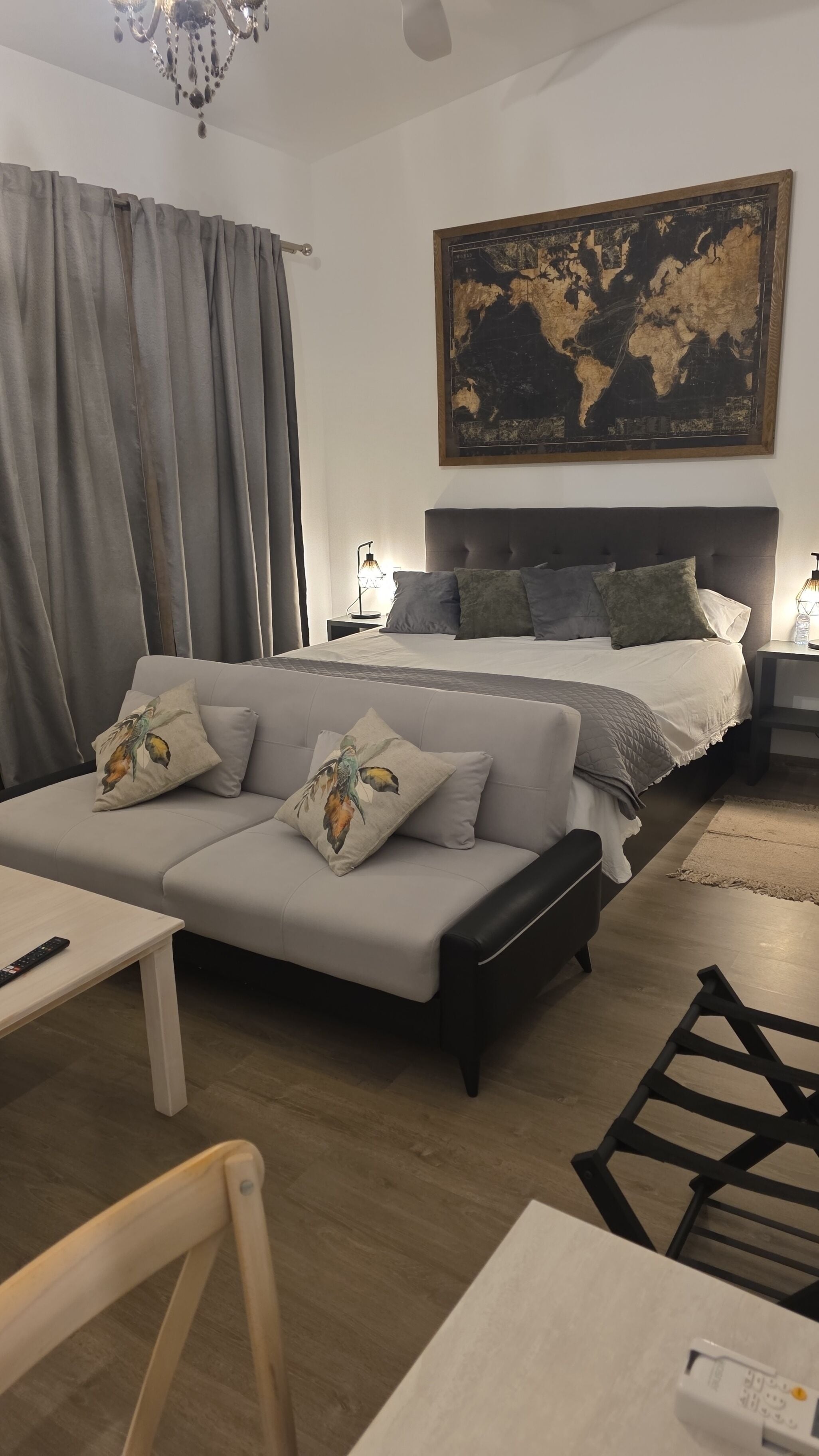 Habitación doble superior, vistas al valle | Tabla de planchar con plancha y wifi gratis