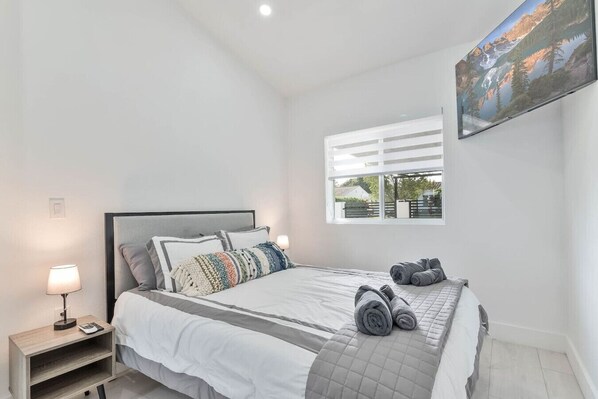 3 bedrooms, iron/ironing board, free WiFi, bed sheets
