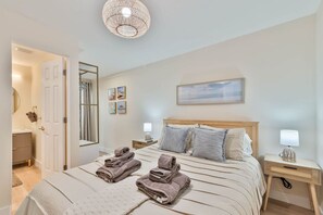 3 bedrooms, free WiFi, bed sheets