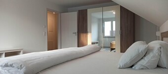 Spacious 3-bedroom apartment in welcoming Renningen with laundry