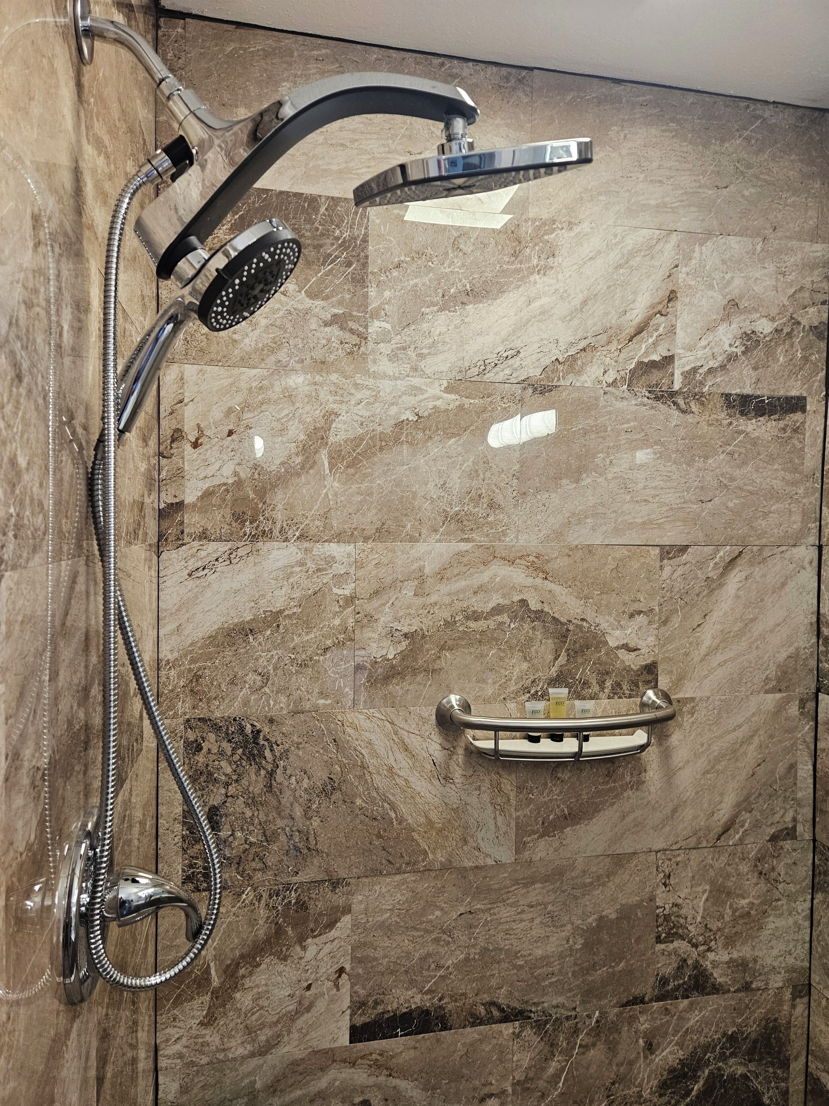 Standard Room #3 | Bathroom | Towels, soap, shampoo, toilet paper