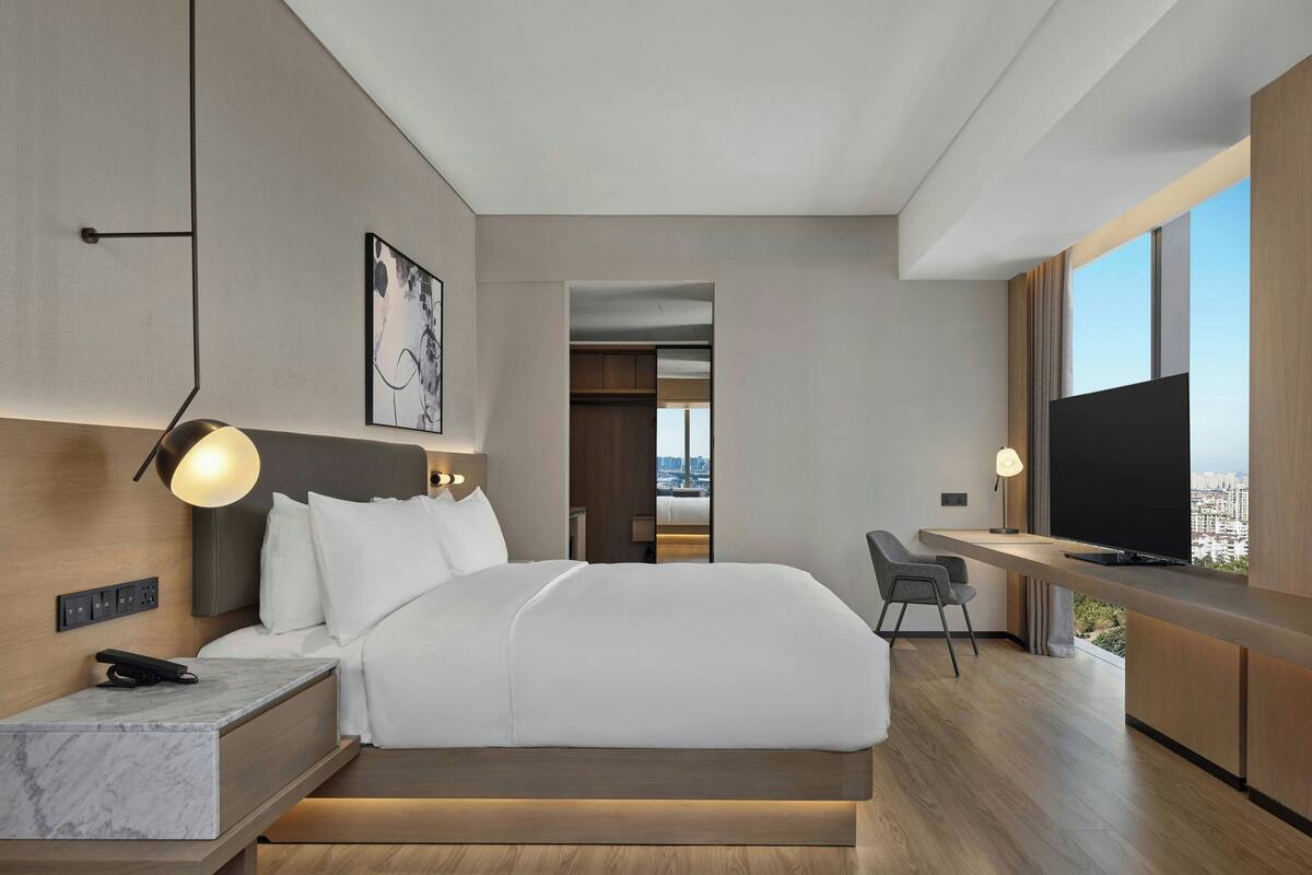 Chambre, 1 très grand lit