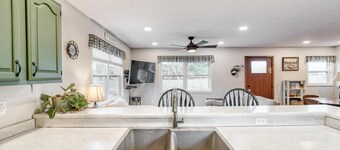 Cozy Home Near 231 with Open Living & Full Kitchen
