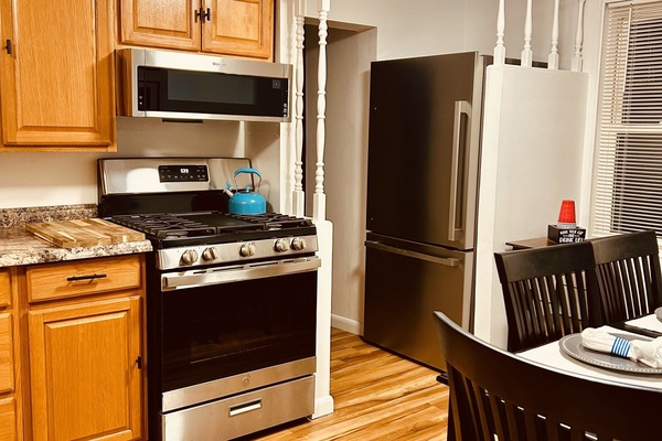 Frigorífic, microones, forn i placa de cuina