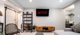 Park Life Escape-King Beds-Sleeps 10-Pet Friendly!