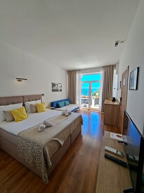 Family Room | In-room safe, desk, blackout drapes, free WiFi