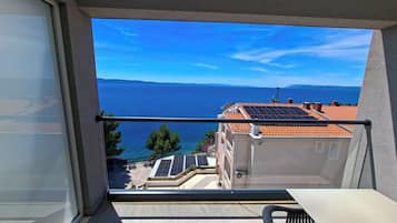 Standaard tweepersoonskamer, balkon, uitzicht op zee | Uitzicht vanaf balkon