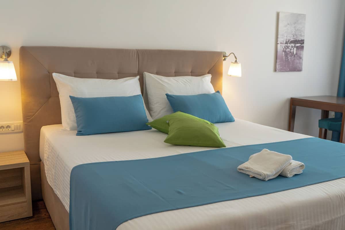 In-room safe, desk, blackout curtains, free WiFi