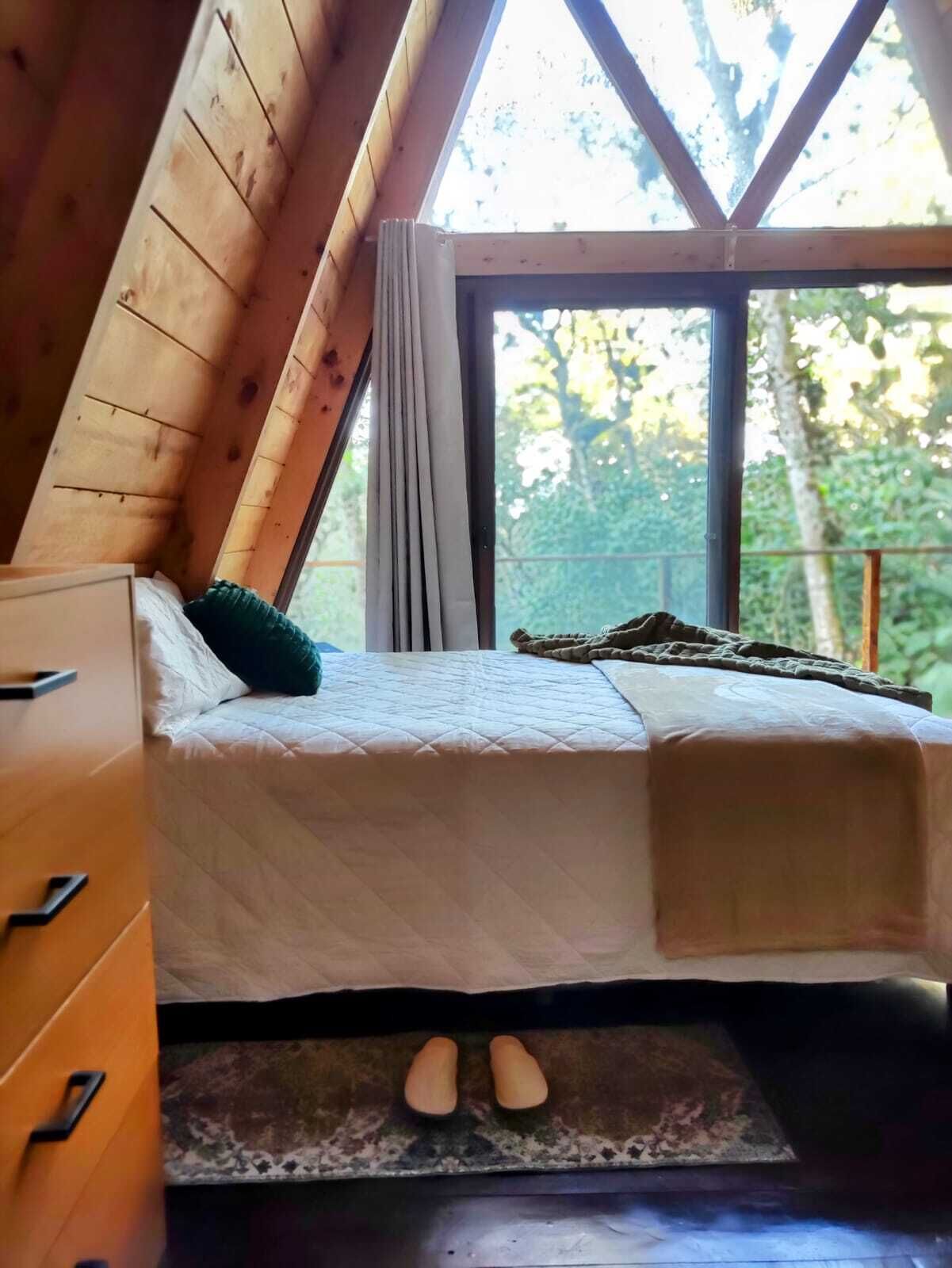 1 bedroom, desk, free WiFi, bed sheets