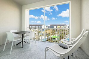 ミニバー、遮光カーテン、アイロン / アイロン台、ベビーベッド (無料)