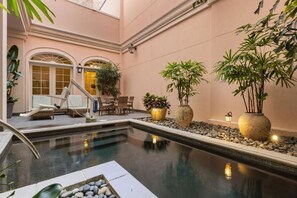 Pool - Chic resort with WiFi, AC, fitness room in vibrant New Orleans (New Orleans)