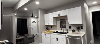 Cozy 3-bedroom house in charming Rock Springs with AC, WiFi and more!