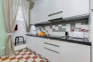 Fridge, microwave, oven, stovetop