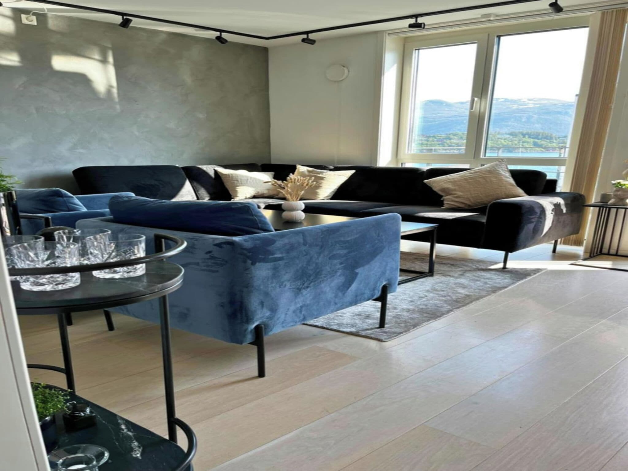 Apartment, 1 Bedroom, Accessible, Balcony | Living room