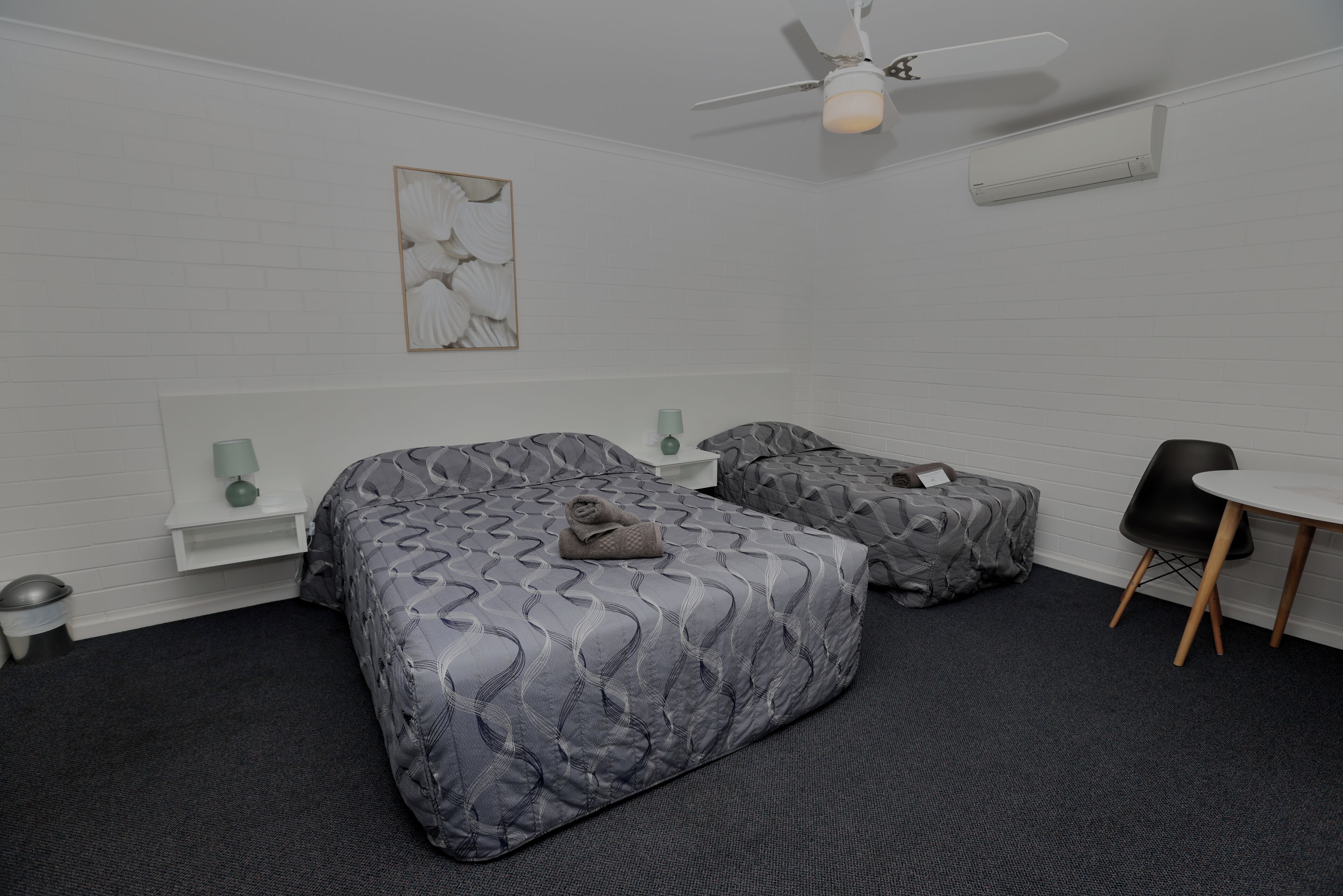 Executive Twin Room | Living area | TV