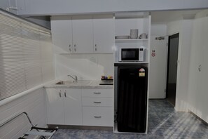 ลอฟท์สำหรับครอบครัว, 1 ห้องนอน, ห้องครัว | ครัวส่วนตัว | ตู้เย็นเล็ก, ไมโครเวฟ, เครื่องครัว/จาน/ช้อนส้อม