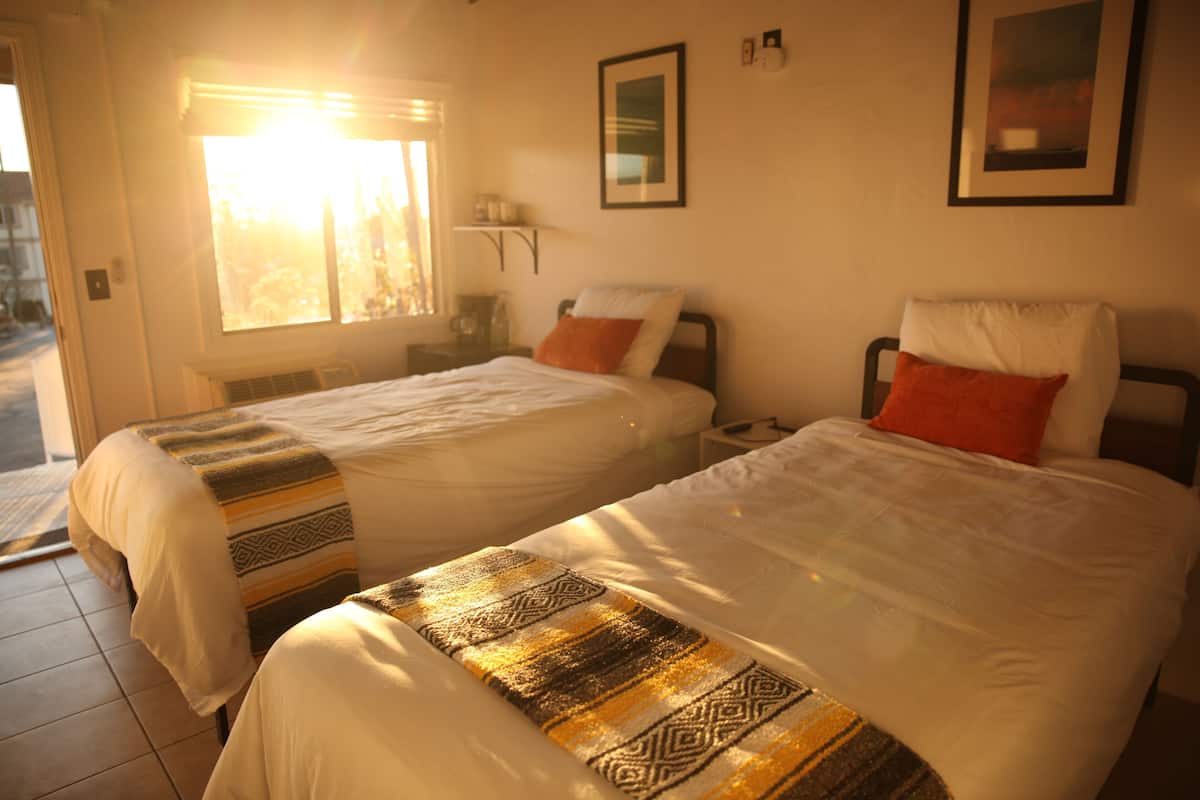 1 bedroom, down duvets, pillow-top beds, laptop workspace