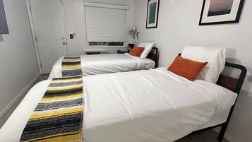 Zweibettzimmer | 1 Schlafzimmer, Daunenbettdecken, Pillowtop-Betten