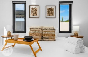 2 bedrooms, iron/ironing board, WiFi, bed sheets - La Perla 2 Bedroom/ 2 Bathroom w/ Private Pool/Patio BBQ sleeps 6 (Noord)