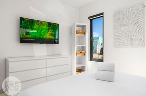 2 habitaciones, tabla de planchar con plancha, wifi y ropa de cama