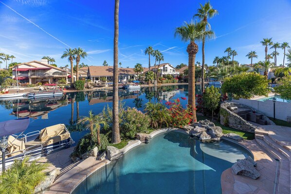 Pool - Luxurious Waterfront 5 Bedroom Home with Private Boat and Dock (Gilbert)
